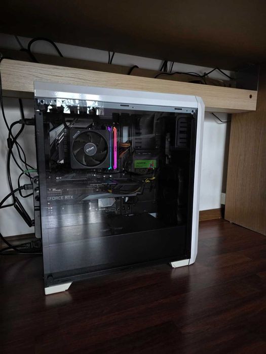 Sistem Gaming Ryzen 7 3800X, 32 GB RAM, NVIDIA RTX 3060 12GB, SSD 500 GB + SSD 480 GB + HDD 2 TB, Sursa Sirtec 700W, Monitor Gaming 27" 144Hz