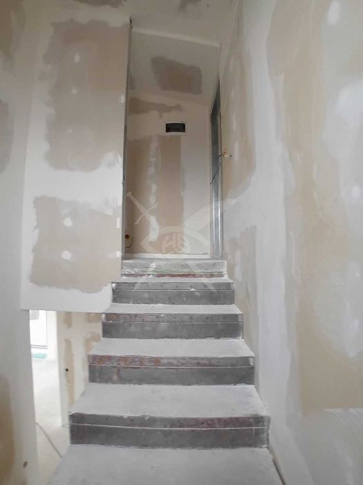 Продава се Къща в Божурище - 239 кв.м за 1396 €/кв.м - Снимка #5