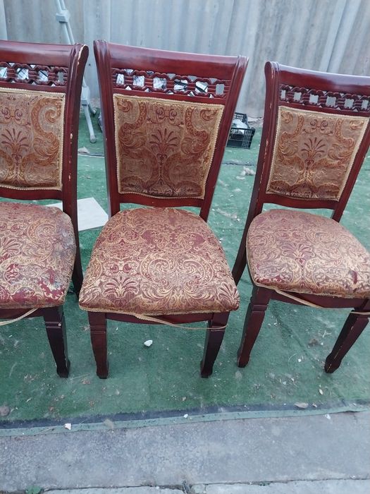 Стулья 6 штук продам недорого.