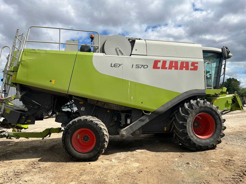 Combina agricola Claas Lexion 570, an 2005, AC, header 7,50 metri. Import Iulie 2026