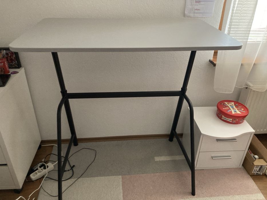 Бюро с регулируема височина GLADHOJDEN ИКЕА
