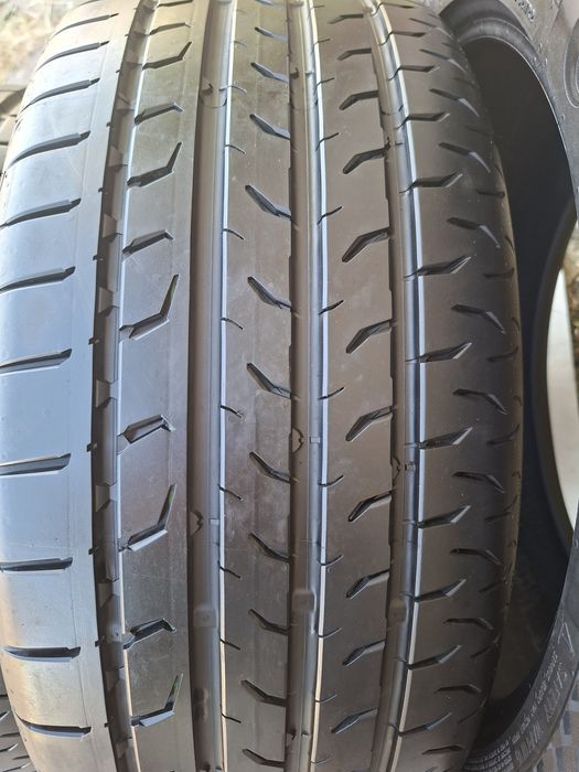 Продам шины 235/45/18 континенталь