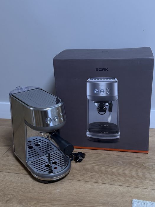 Bork кофеварка кофемашинка C 702