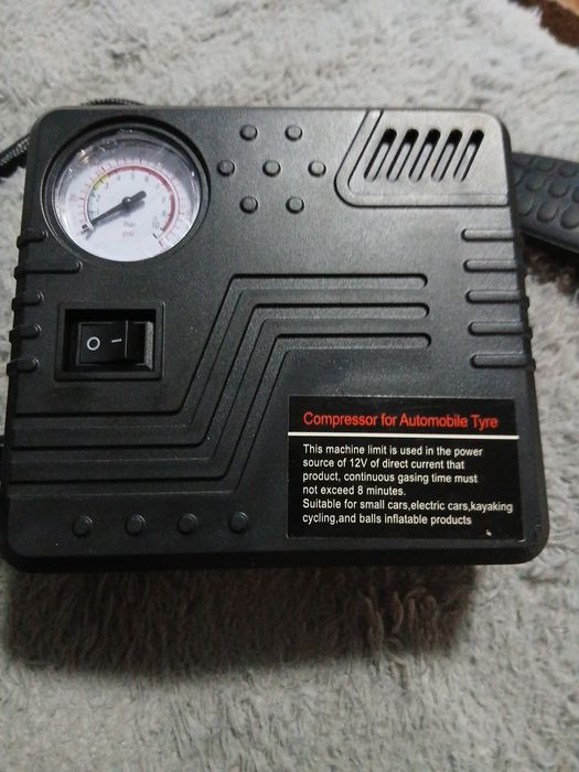 Продам аытомобильный мини компрессор