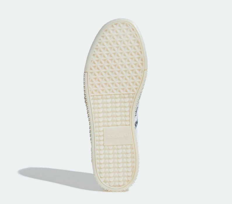 Оригинални дамски маратонки * ADIDAS SAMBAROSE CNY * EU 37 1/3