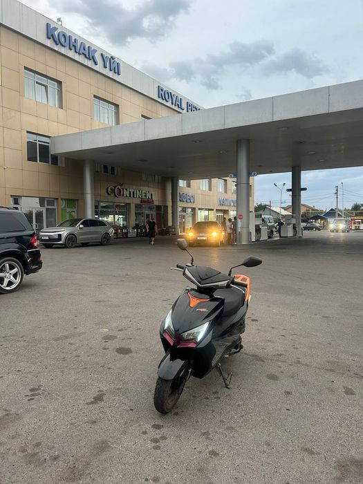 Продам м8 pro лия