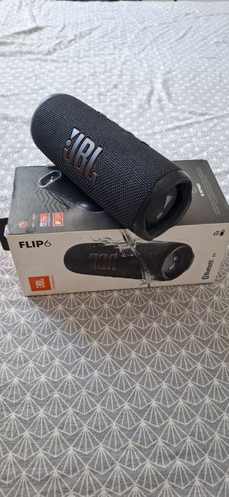 Vând jbl flip 6...