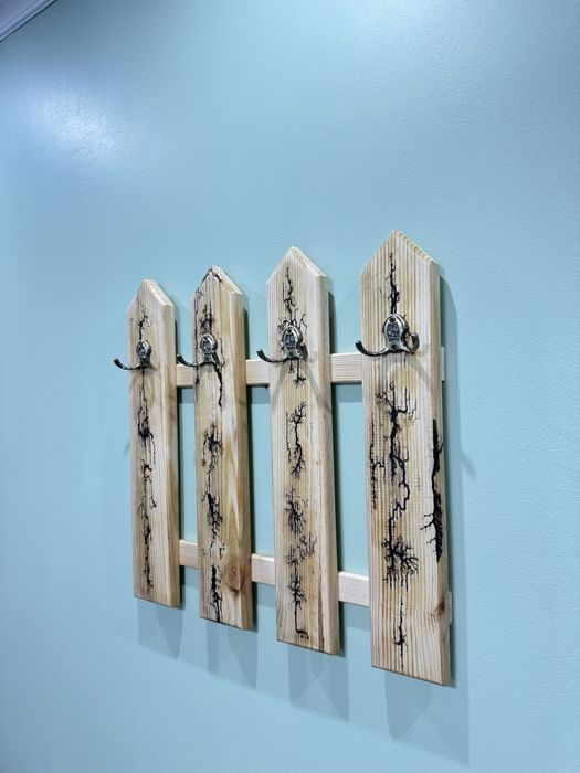 Закачалка за стена