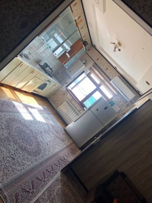 Srochna uy sotiladi 3 hona 90kv + 70.. 5 etajlik dom 5 etaji,