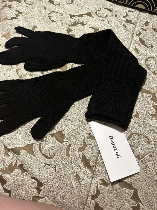 Vand manusi noi Depot96