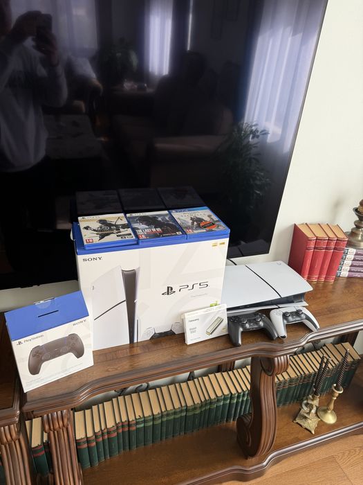 Playstation 5 slim 1 Tb plus ssd
