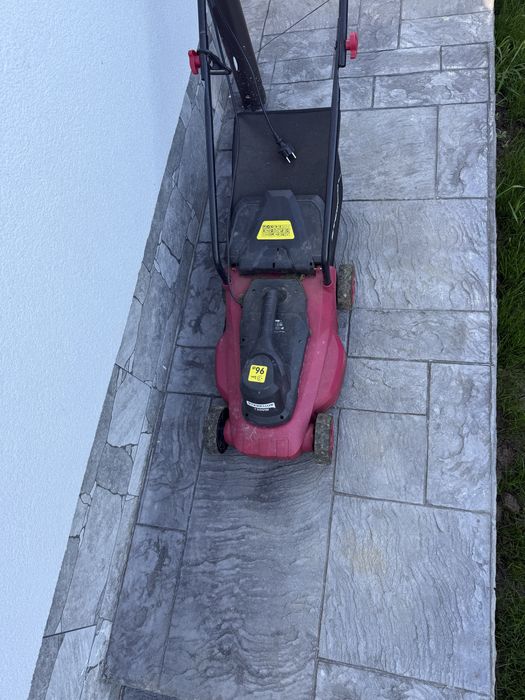 Masina de tuns iarba 1200w