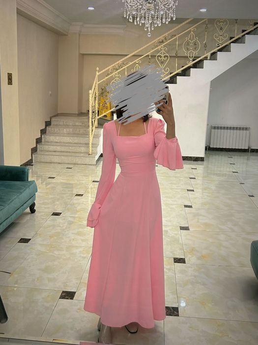 Платье розовое, почти новое, носила только один раз