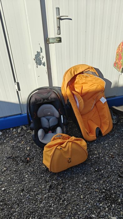 Cărucior Stokke + landou + scoică + accesoriile