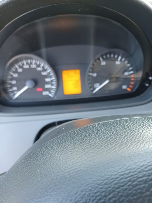 Продавам мерцедес вито