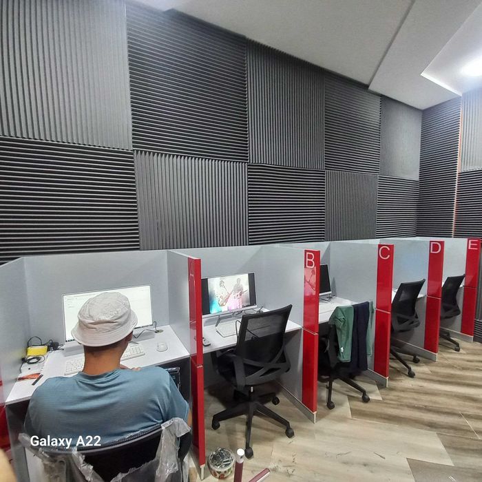 Акустик поролонларимиз, диффузорлар, акустик панелларимиз мавжуд,