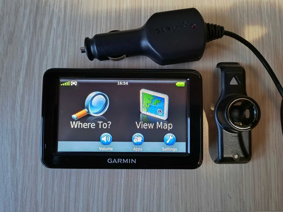 Garmin nuvi 68LM-GPS навигация с безплатни доживотни актуализации