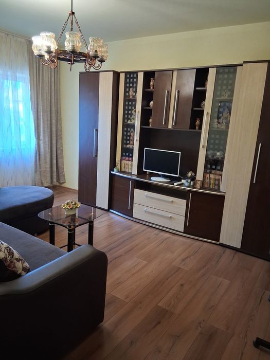 Ofer spre închiriere apartament cu doua camere zona  ultracentral