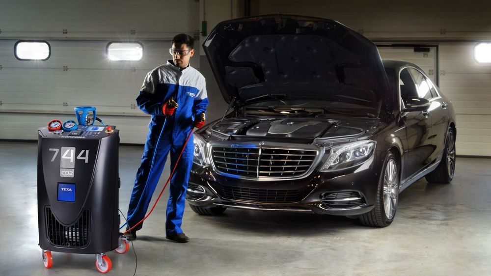 Avto kanisaner zaprafka fryom R134a