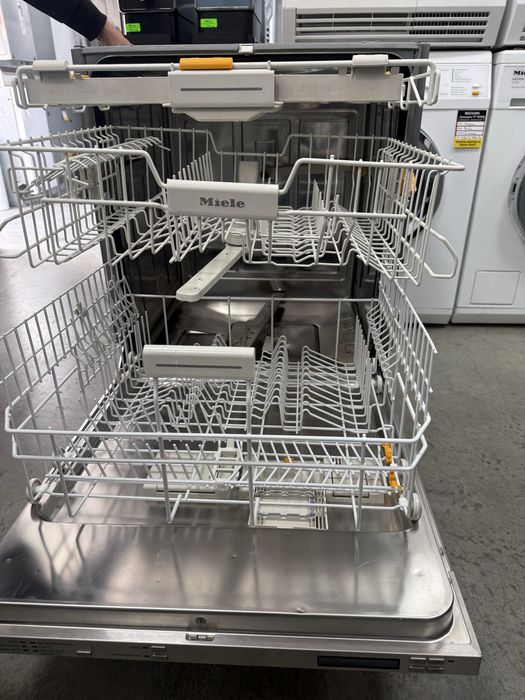 Съдомиялна за вграждане MIELE 60см Автоматично отвяряне