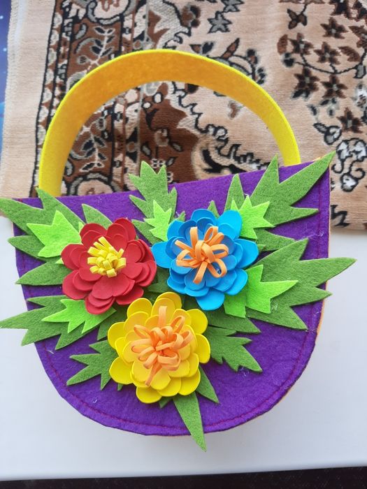 Корзинки из фетра ручной работы.