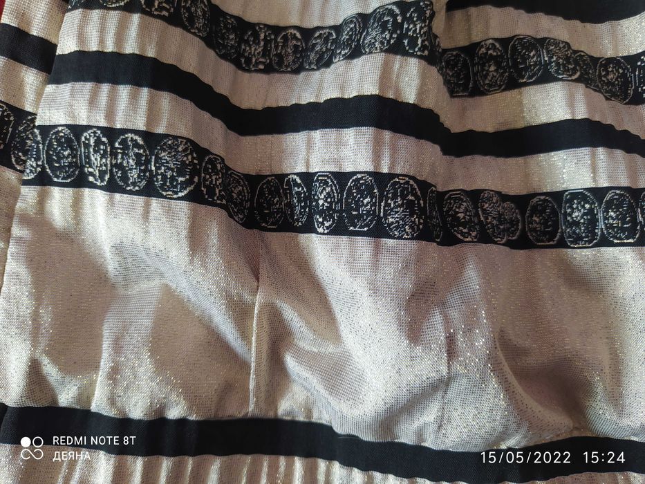 Рокля в черно и златисто на Lilia fashion Plovdiv, размер S