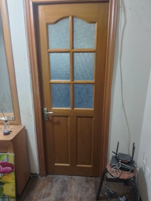 Продается двери и люстра, Раквина и ванна