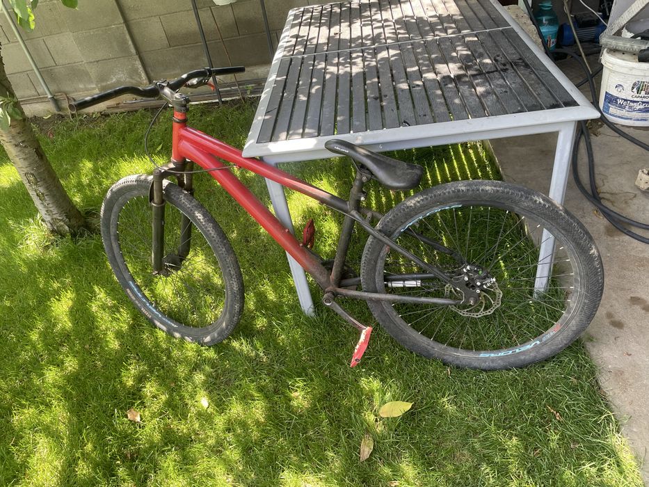Bicicleta stil dirt jumper