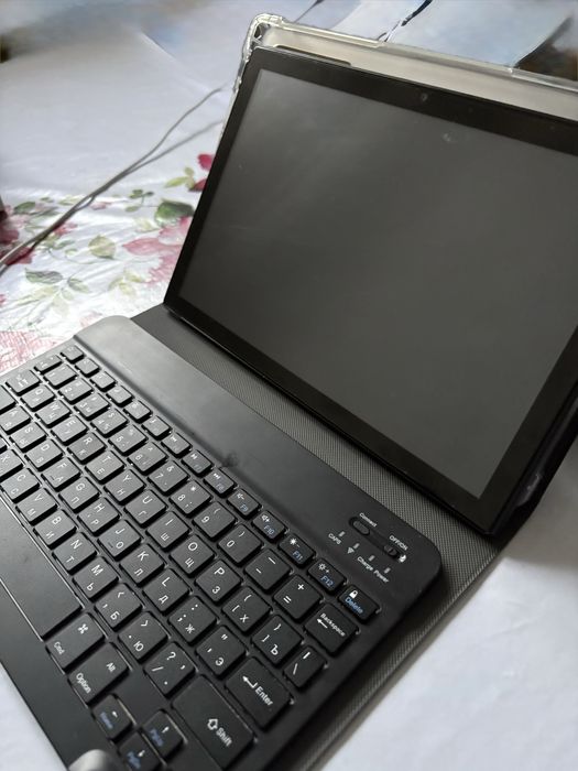 Планшет G2000/состояние отличное.