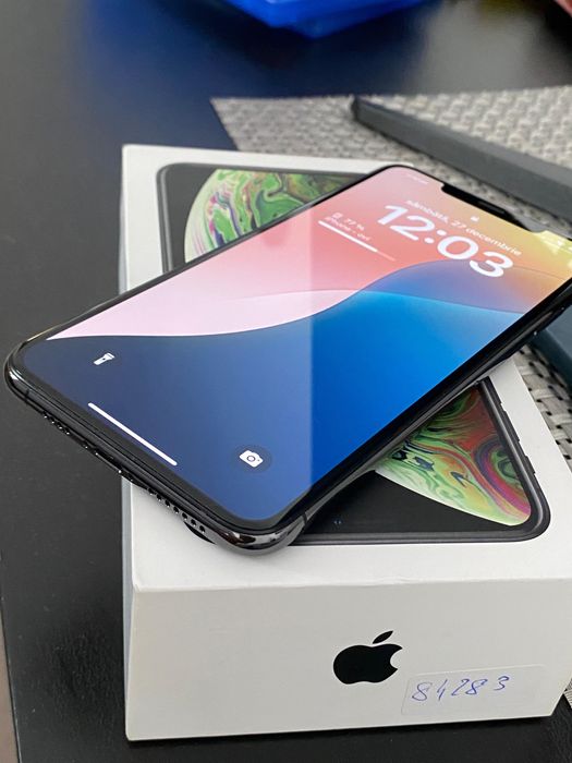 Iphone xs max full box