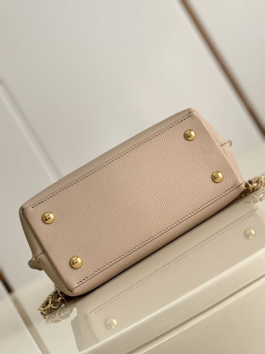 Geanta Louis Vuitton LockMe Ever