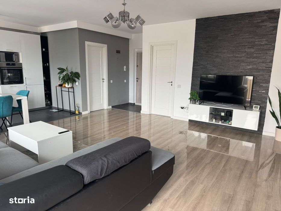 Apartament cu 3 camere, 70 mp, 2 balcoane, zona Teilor