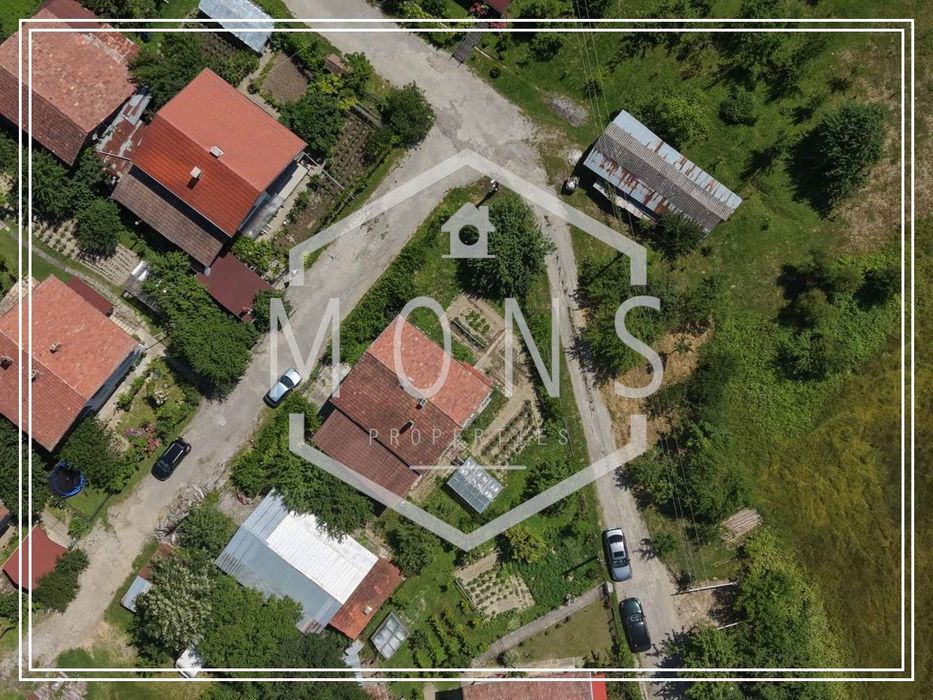 Къща в Габрово, област-с.Стоките площ 158 цена 115000
