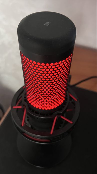 Продается микрофон HyperX Quadcast