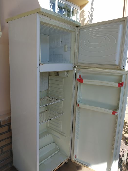 Холодильниклар сотилади