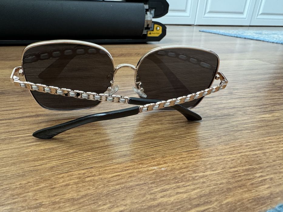 Очки солнцезащитные