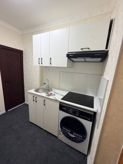 Яшнабод тумани Военкомат ёнида квартира сотилади