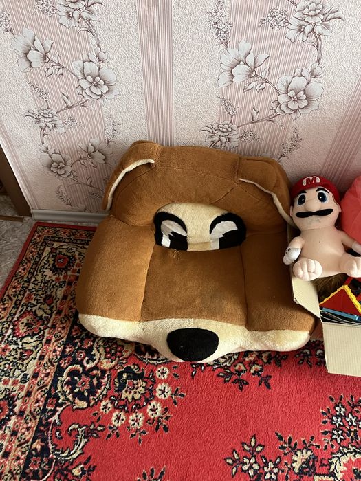 Продам детские вещи и люстру.