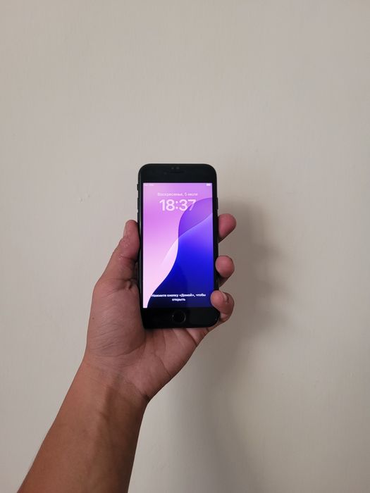 Продам Iphone se 2022 64gb