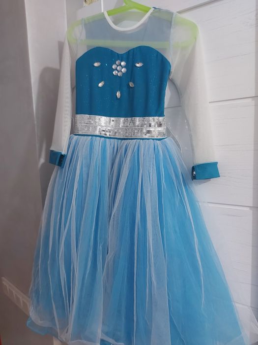 Платье Эльзы и Анны