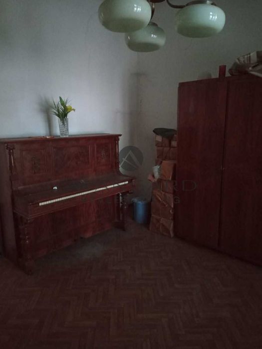 Продава се Къща в Пловдив, Център - 255 кв.м за 1118 €/кв.м - Снимка #1