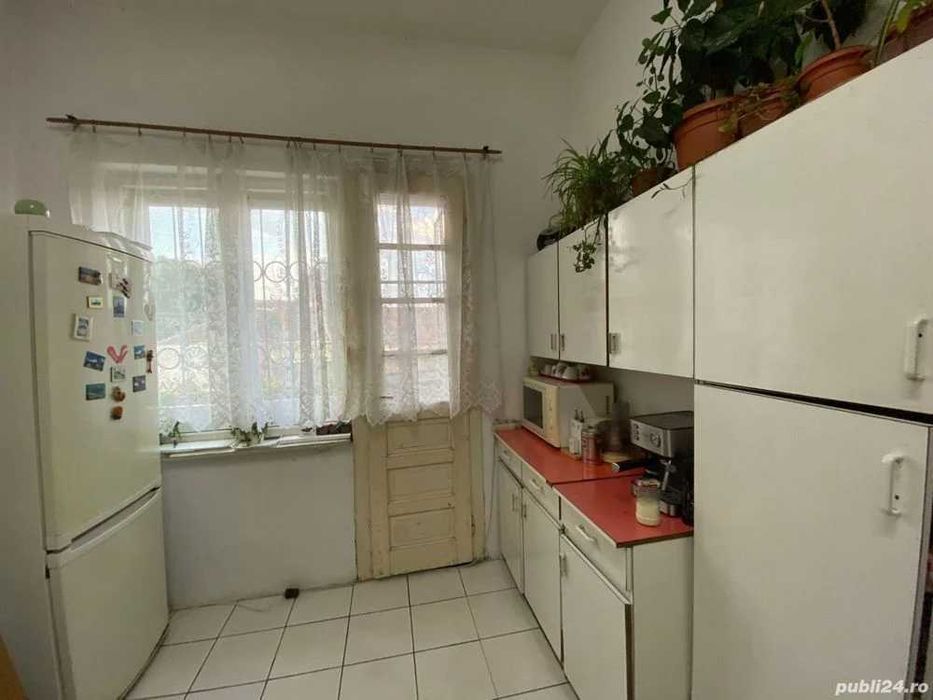 Apartament de vanzare - etajul unei case