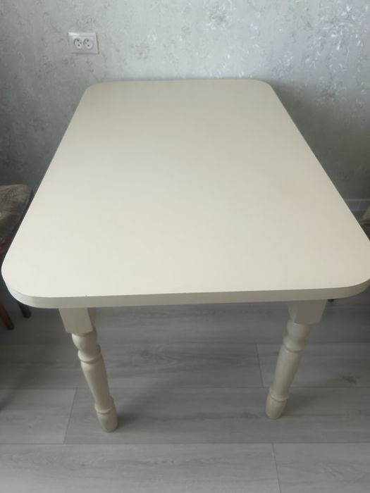 Стол и стуль