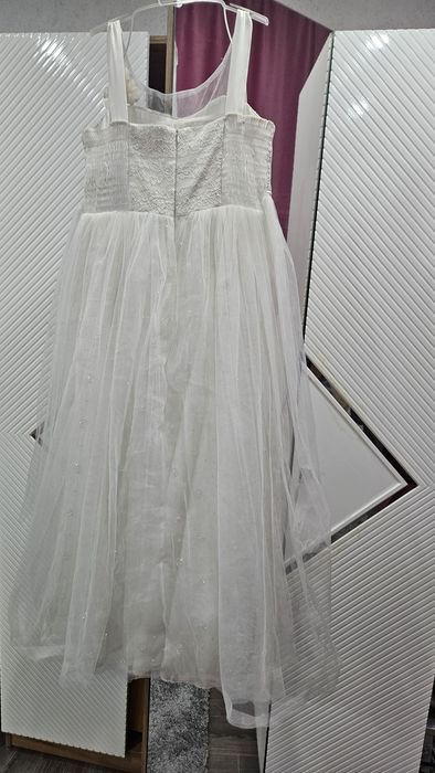 Продам платье на девочку 10000