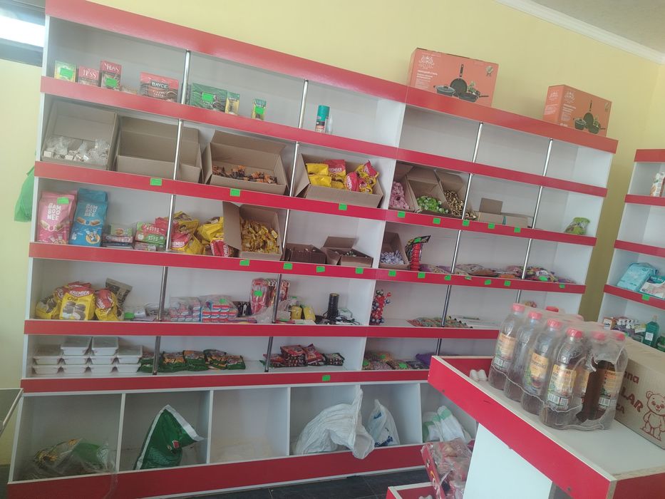 Magazin Mebel polkalar