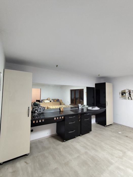 Mobilă salon  frizerie, coafor nouă, nefolosita