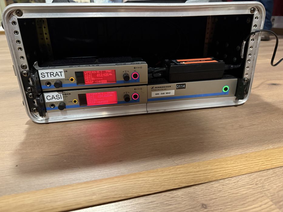 2 Receiver si Splitter FARA FIR MARCA SENNHEISER