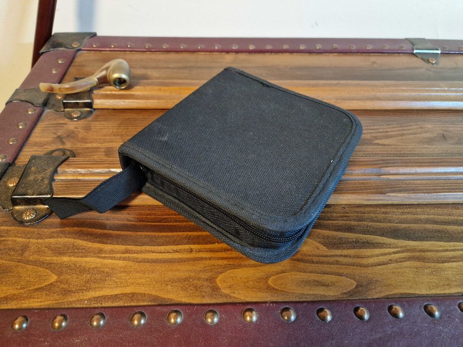 Oferta! Mapa / carcasa pentru CD-uri / DVD-uri. 3 bucati. Spatiu 84