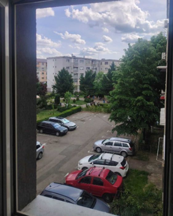 Apartament 4 camere ETAJ 2, langa loc de joaca
