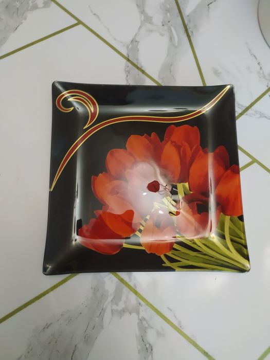 Продам красивые тарелки